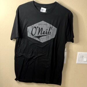 New black O’Neill tee